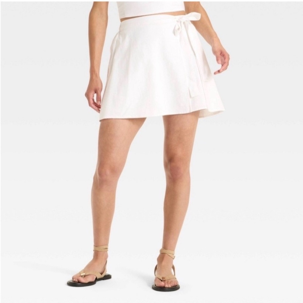 NWT A New Day Women's White Tie-Waist Mini Skirt.  Size M.